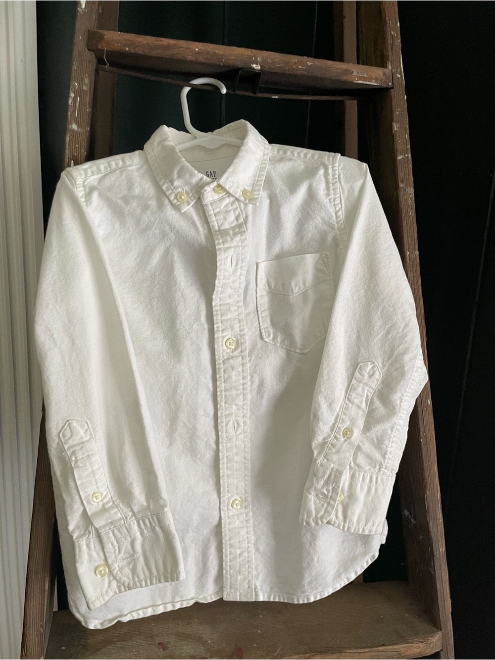 GAP White Button-Down Shirt - Classic Oxford Style